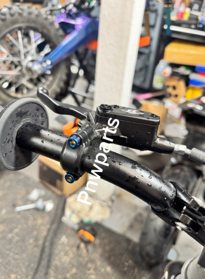 Etm rtr stock break mount bolts (2)