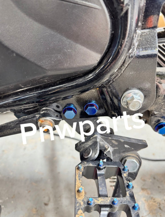 Etm rtr peg mount bolts (4)
