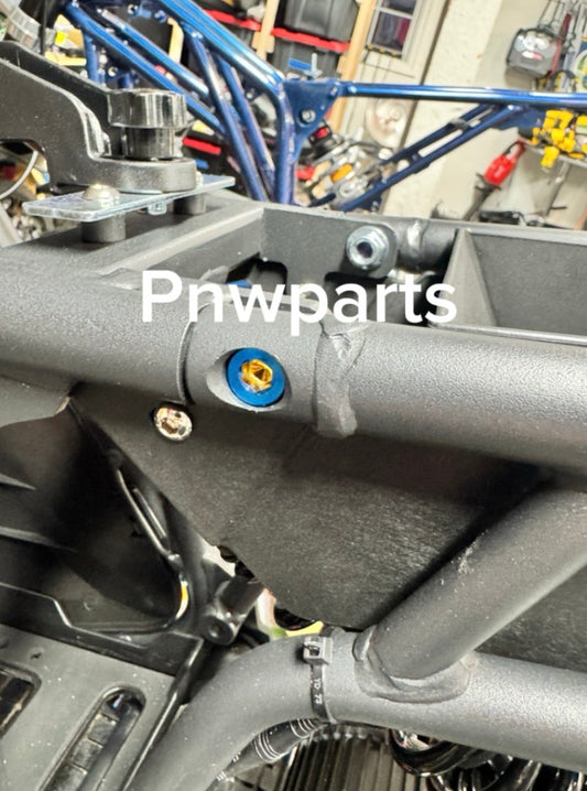 Rizzler sub frame titanium (4)